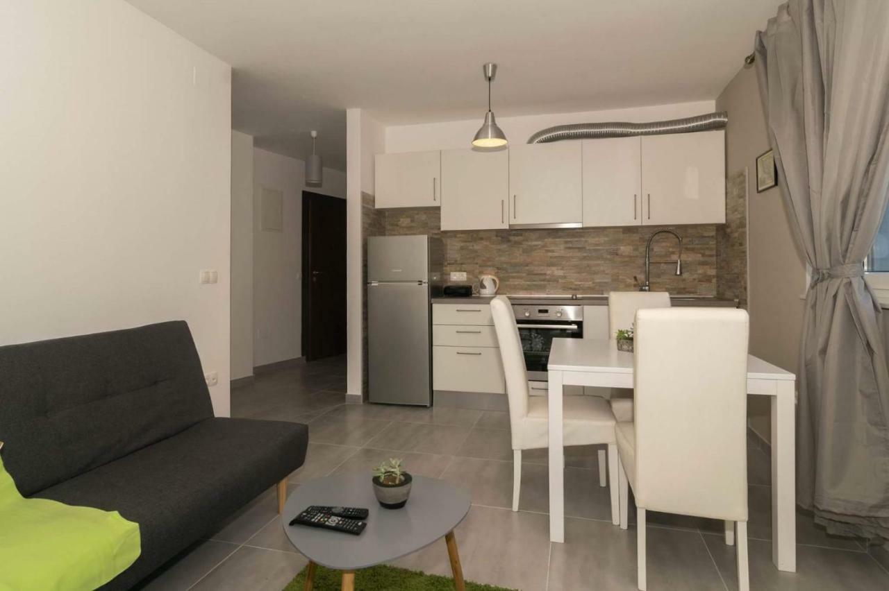 Apartmani Marinovic Zadar Bagian luar foto